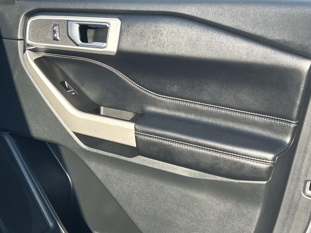 Certified Used 2022 Gray Metallic Ford XLT image 27