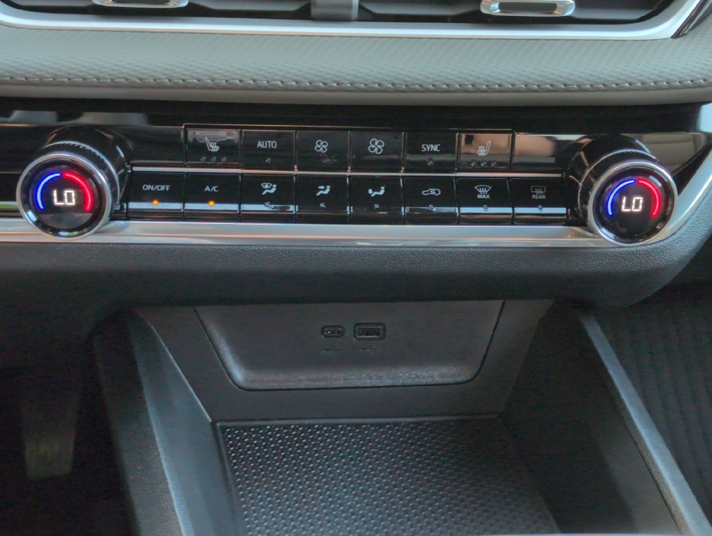 2027 Chevrolet Equinox LT - Photo 18