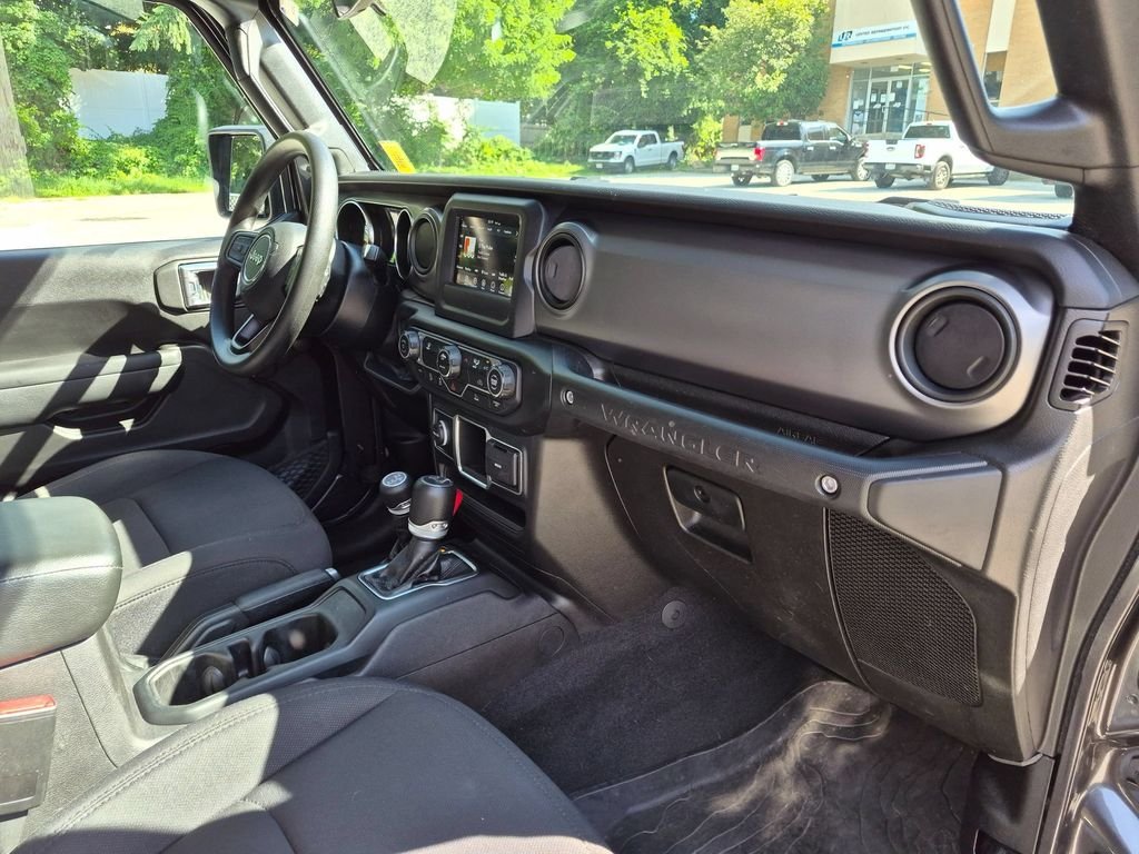 Used 2022 Gray Jeep Unlimited Sport image 23