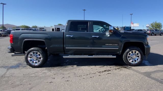 Used 2019 DARK SLATE METALLIC GMC Denali image 9