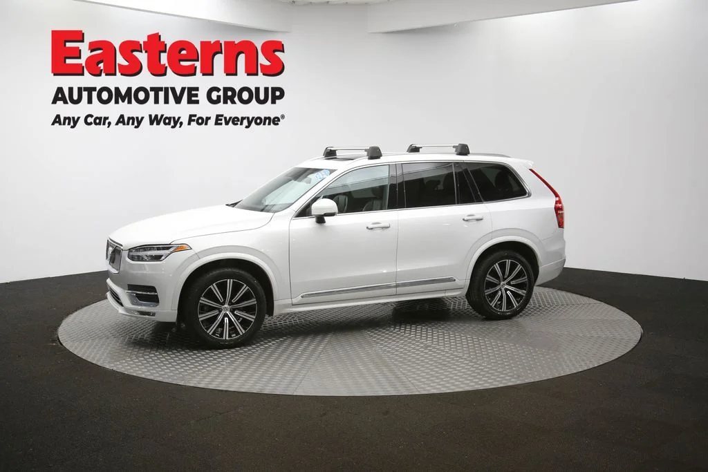 Used 2022 White Volvo T6 Inscription image 59