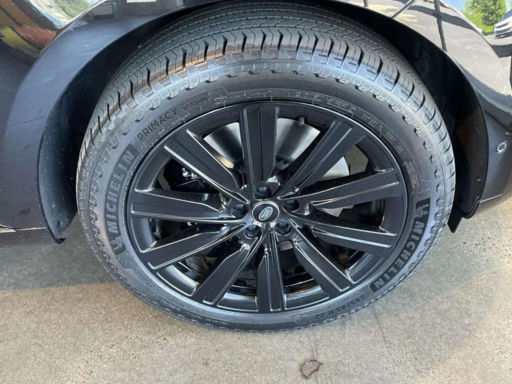 Certified Used 2023 Black Land Rover Autobiography image 10