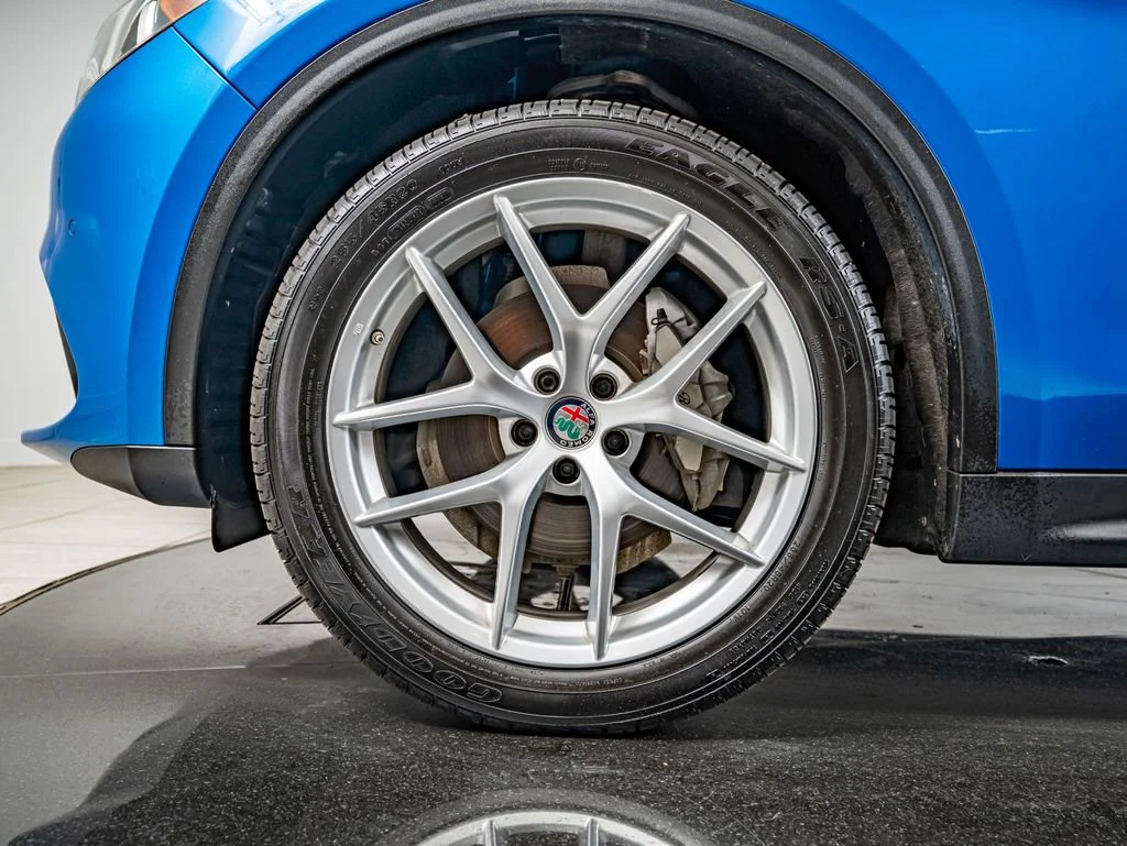 Used 2019 Misano Blue Metallic Alfa Romeo Ti image 10