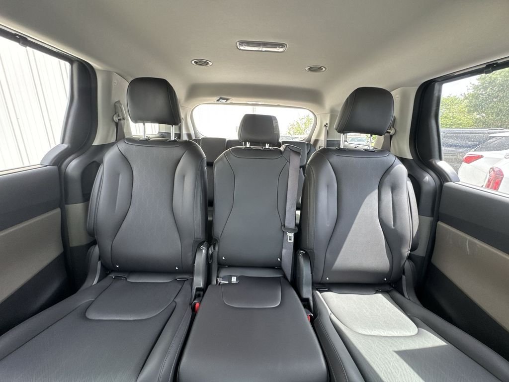 New 2026 White Kia EX image 22