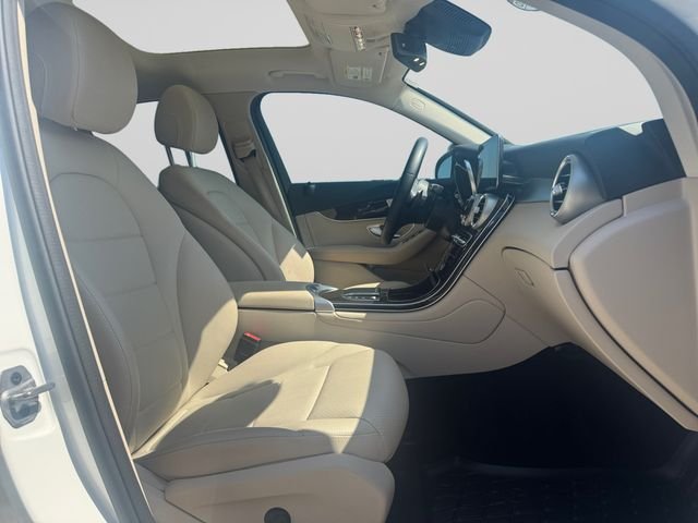 2022 Mercedes-Benz GLC GLC300 - Photo 15