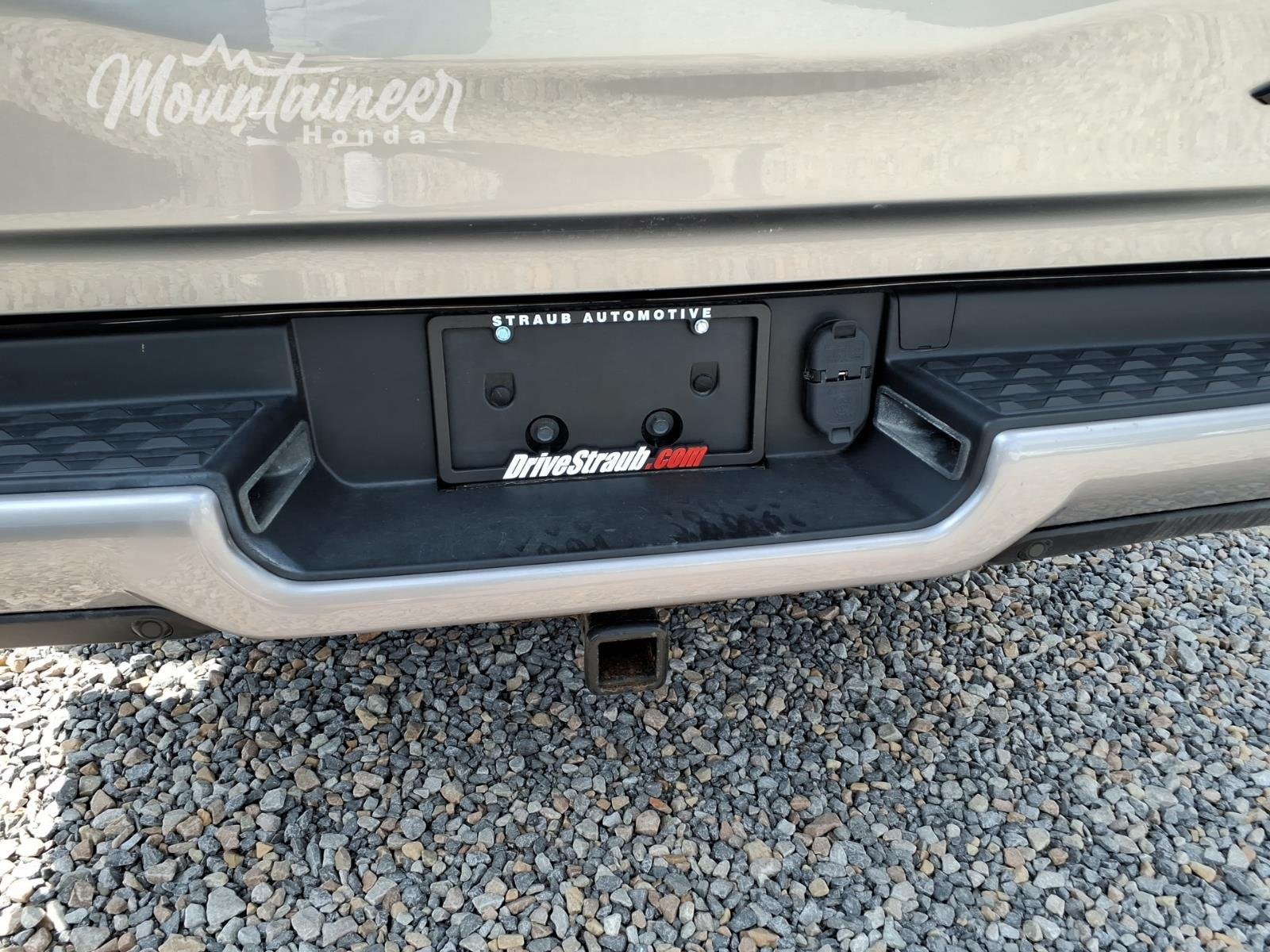 Used 2022 Billet Silver Metallic Clearcoat Ram Laramie image 20