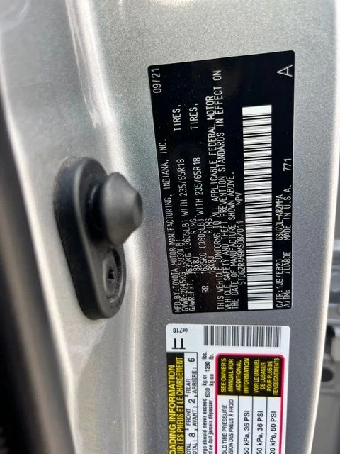 Used 2021 Silver Toyota XLE image 12
