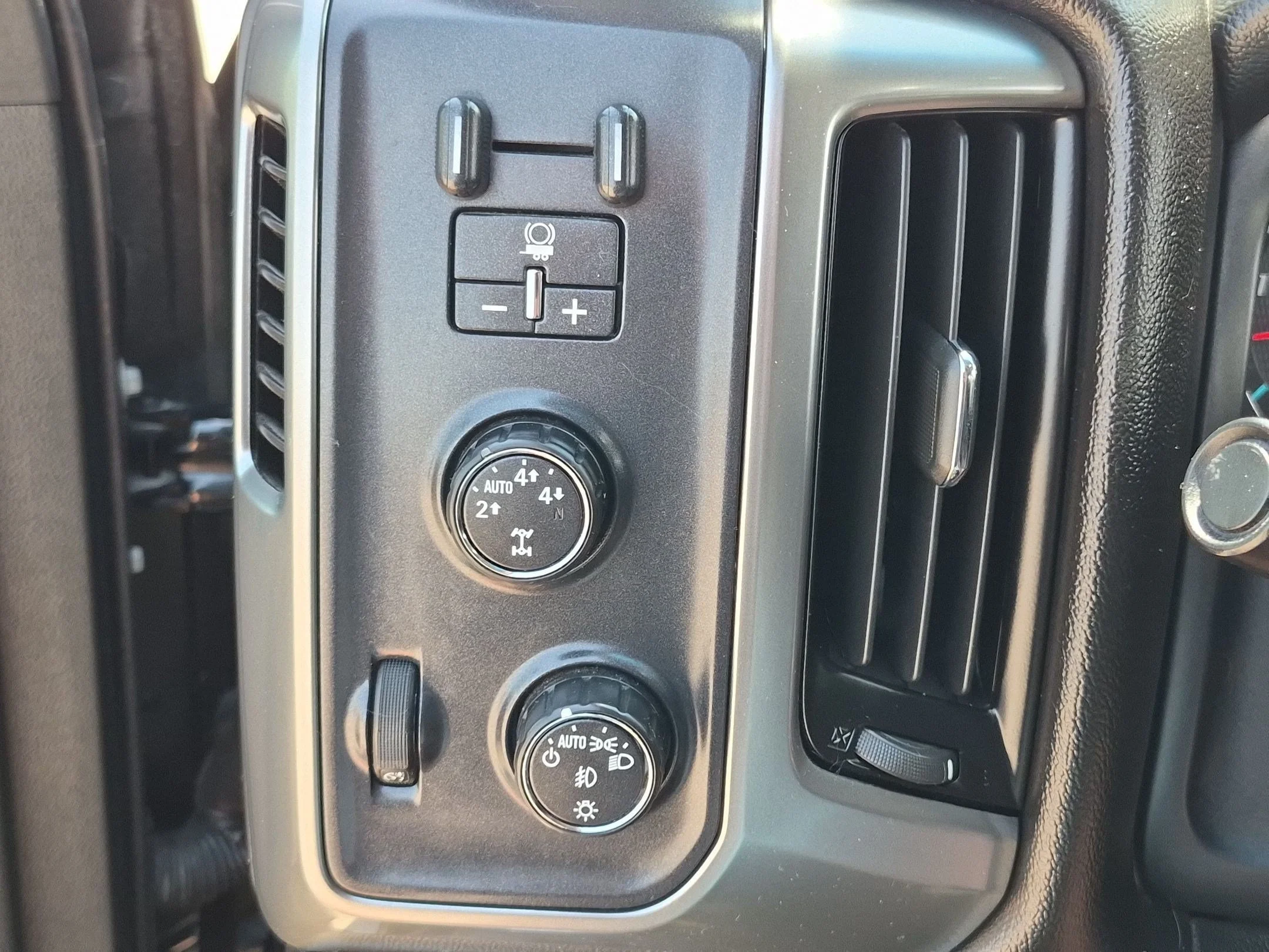 Used 2016 Black Chevrolet LT image 23