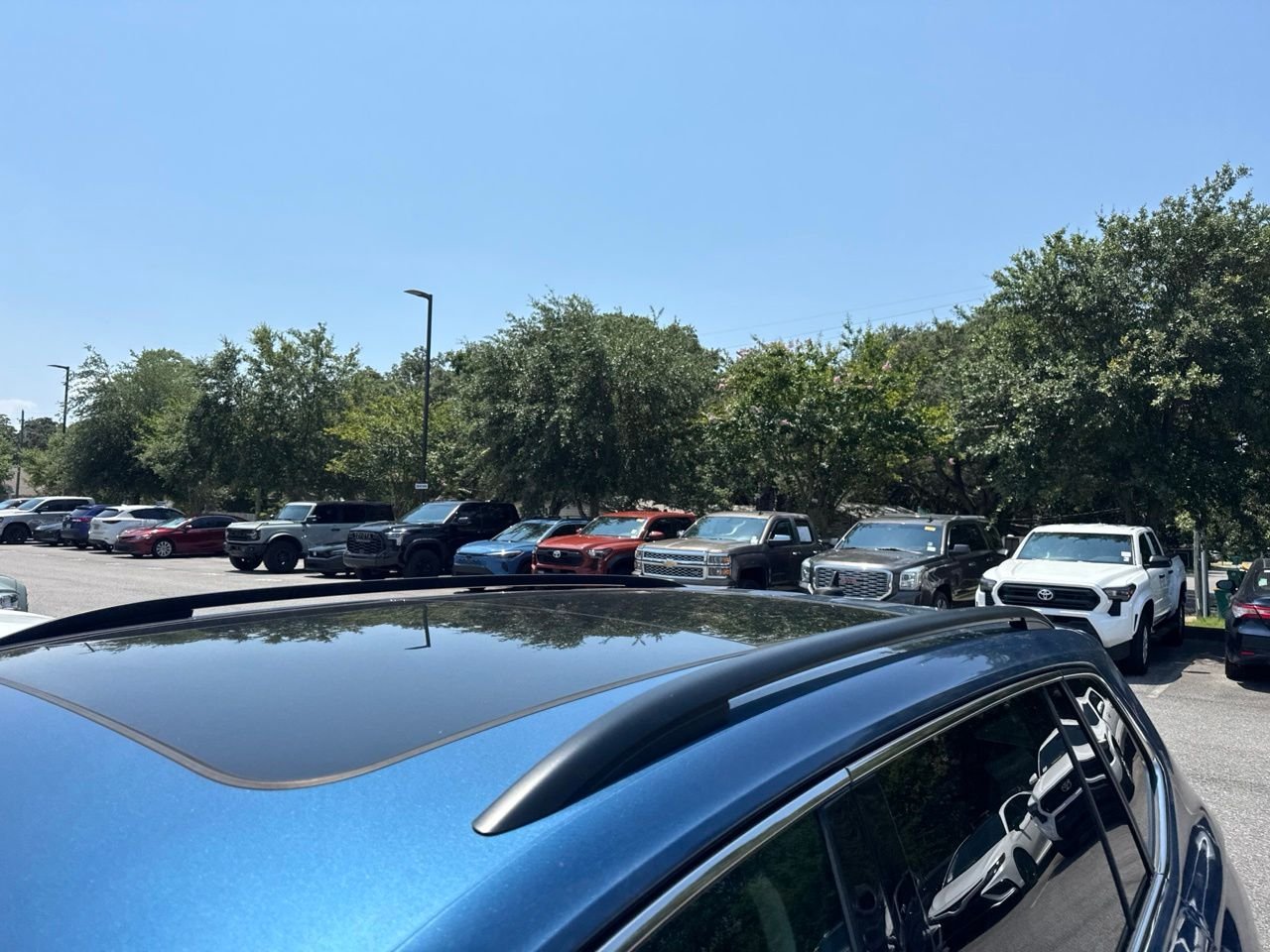 Used 2018 Blue Volkswagen  image 2