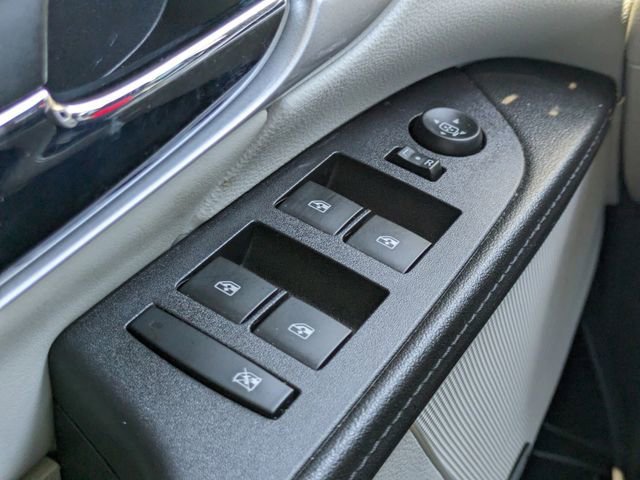 Used 2016 SLATE BLUE METALLIC GMC SLT image 21