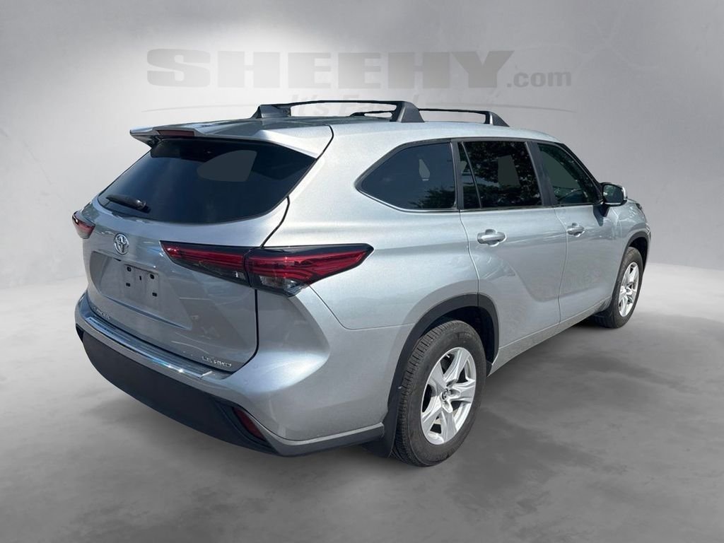 Used 2023 Silver Toyota LE image 11