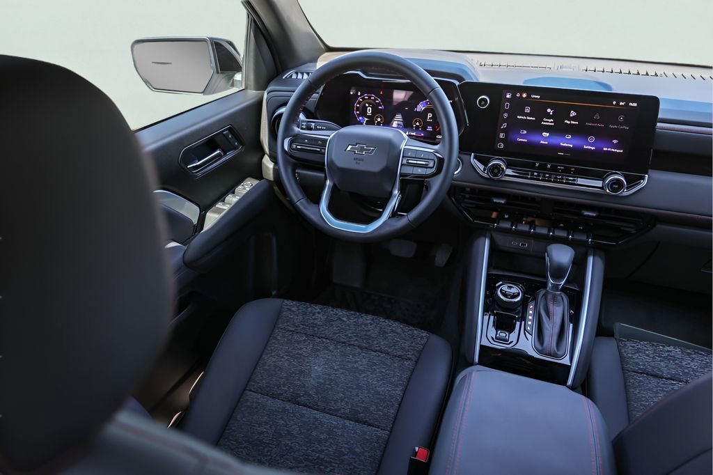 Used 2024 Summit White Chevrolet Z71 image 28
