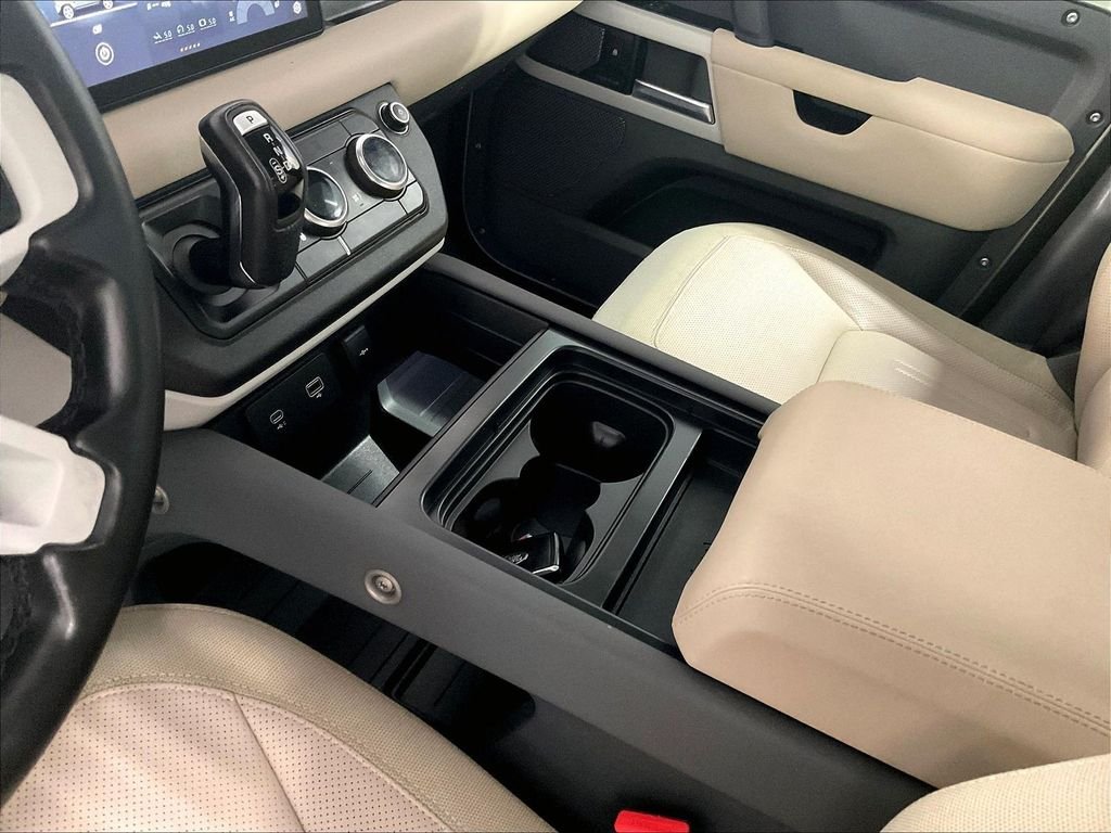 Used 2020 Green Land Rover SE image 20