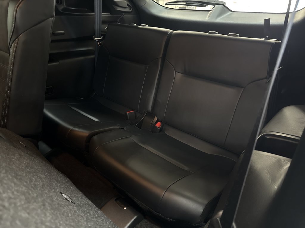Used 2024 White Mitsubishi SE image 19
