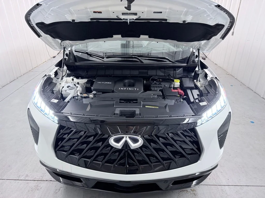 New 2027 White / Black INFINITI SPORT image 55