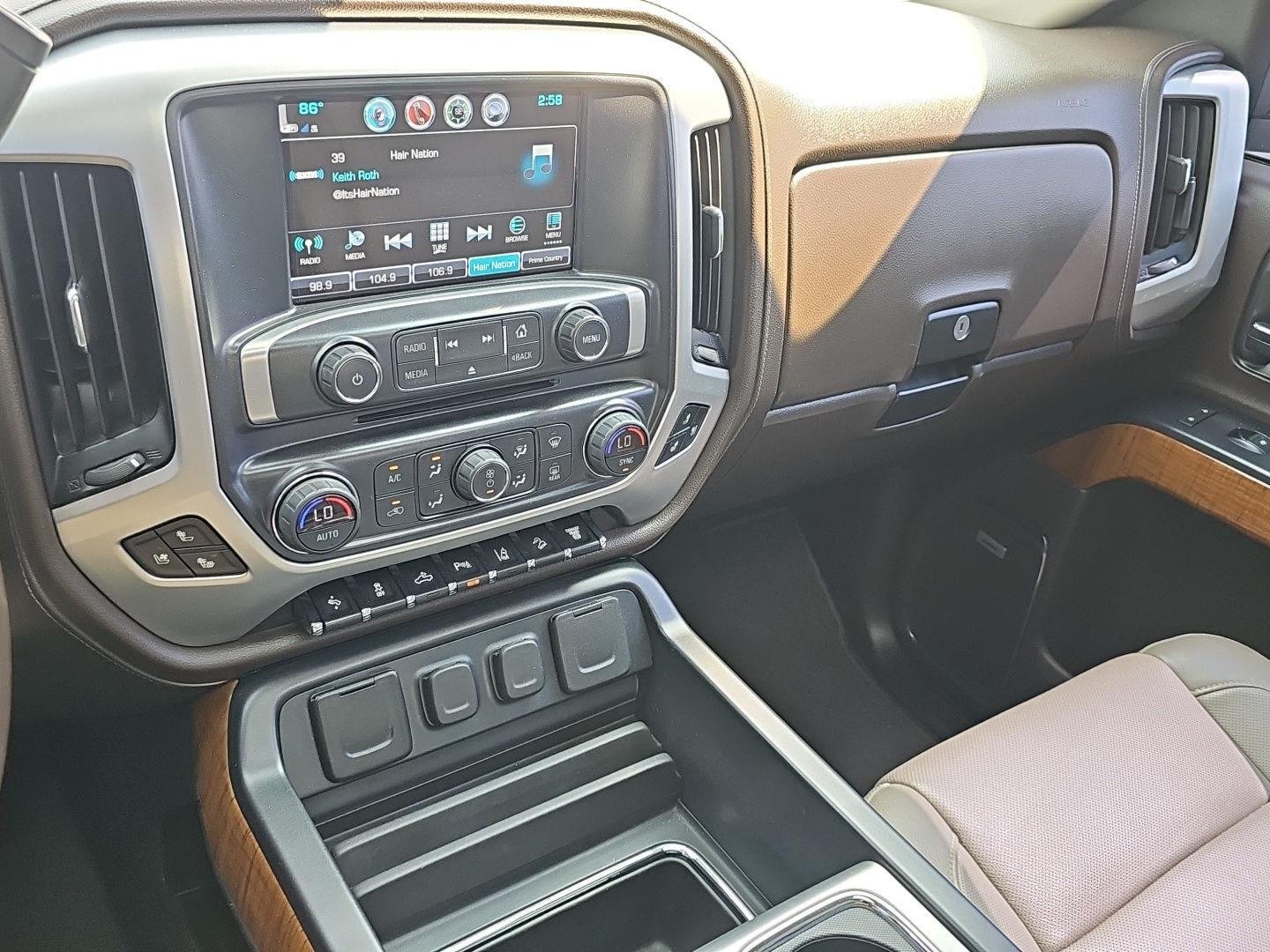 Used 2019 White Frost Tricoat GMC SLT image 15