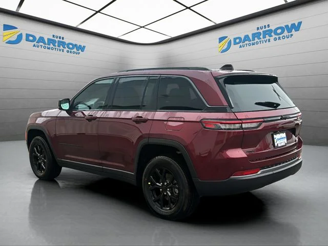 New 2026 Velvet Red Pearl-Coat Exterior Paint Jeep Altitude image 3