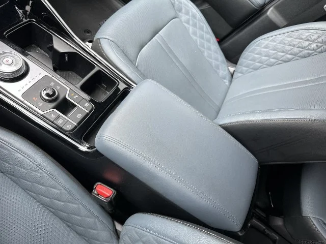 Used 2025 White Kia SX Prestige image 21