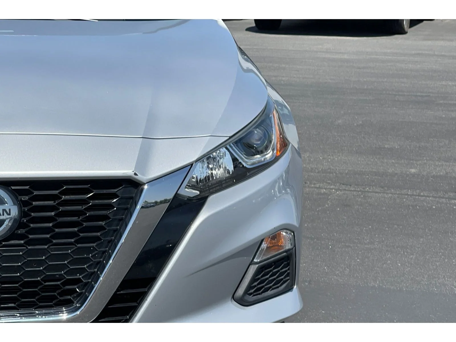 Used 2020 Brilliant Silver Metallic Nissan 2.5 S image 20