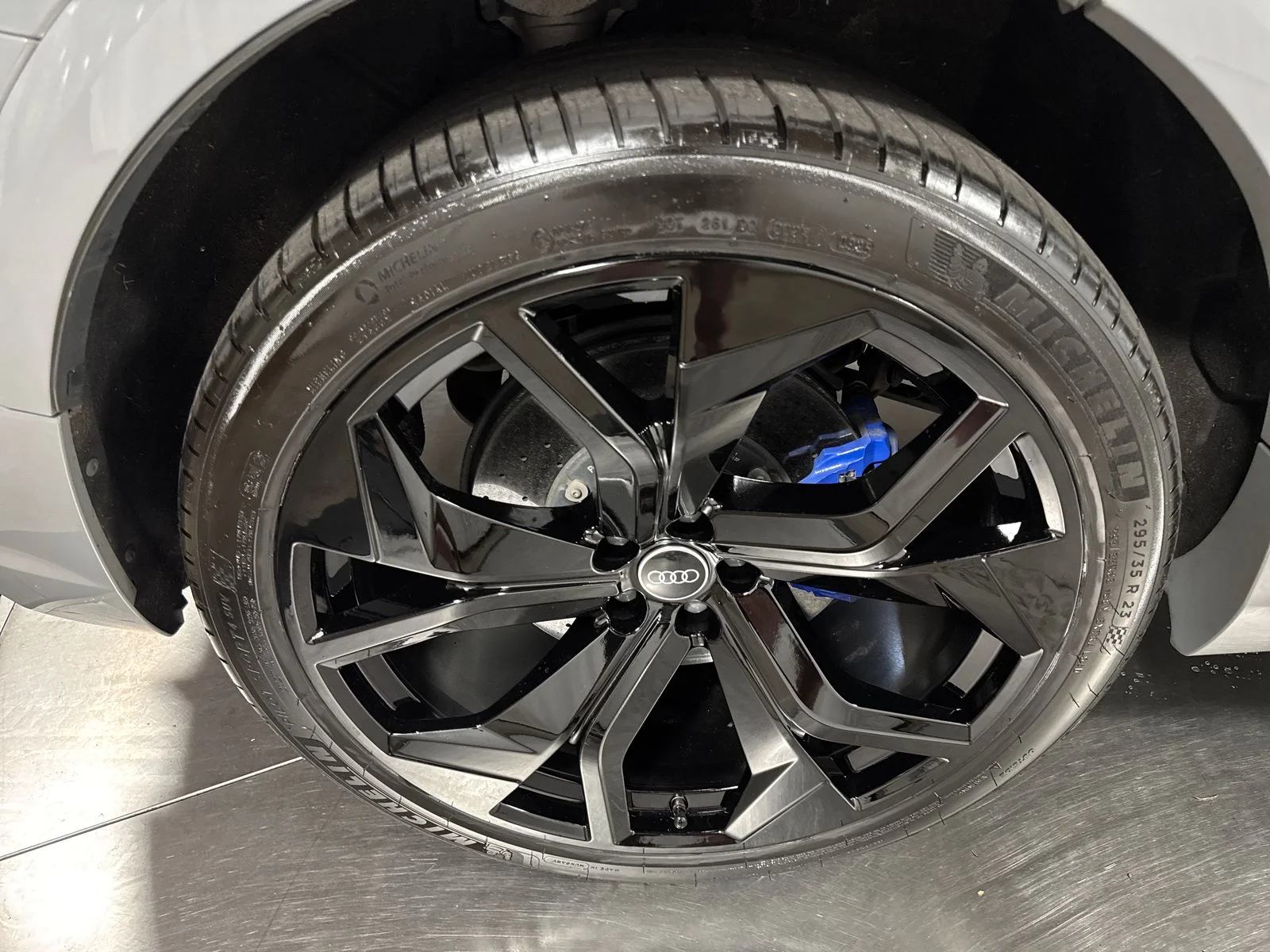 Used 2022  Audi 4.0T quattro image 13