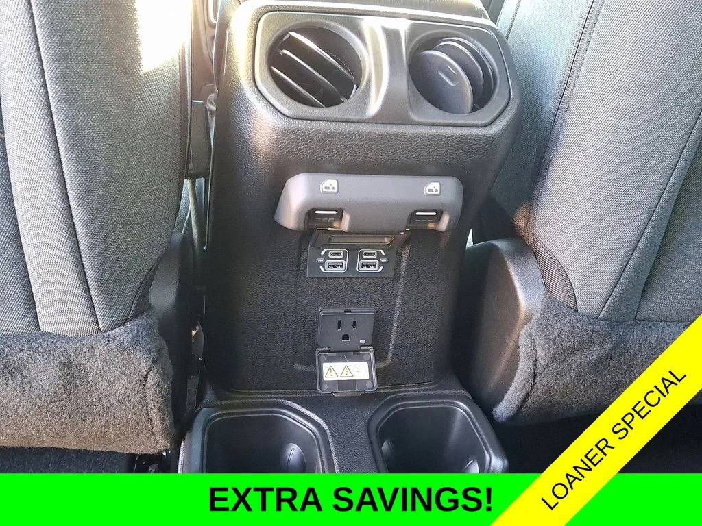 New 2025 Bright White Clear-Coat Exterior Paint Jeep Sahara image 6