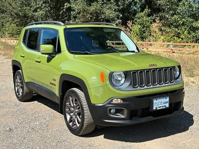 Used 2016 Jungle Green Jeep Latitude image 2