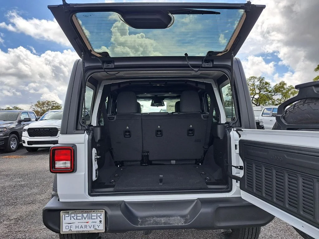 New 2026 Bright White Clear-Coat Exterior Paint Jeep Sport S image 24