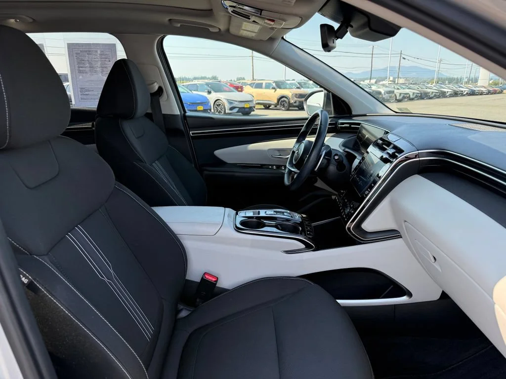 Used 2022 Shimmering Silver Hyundai SEL Convenience image 13