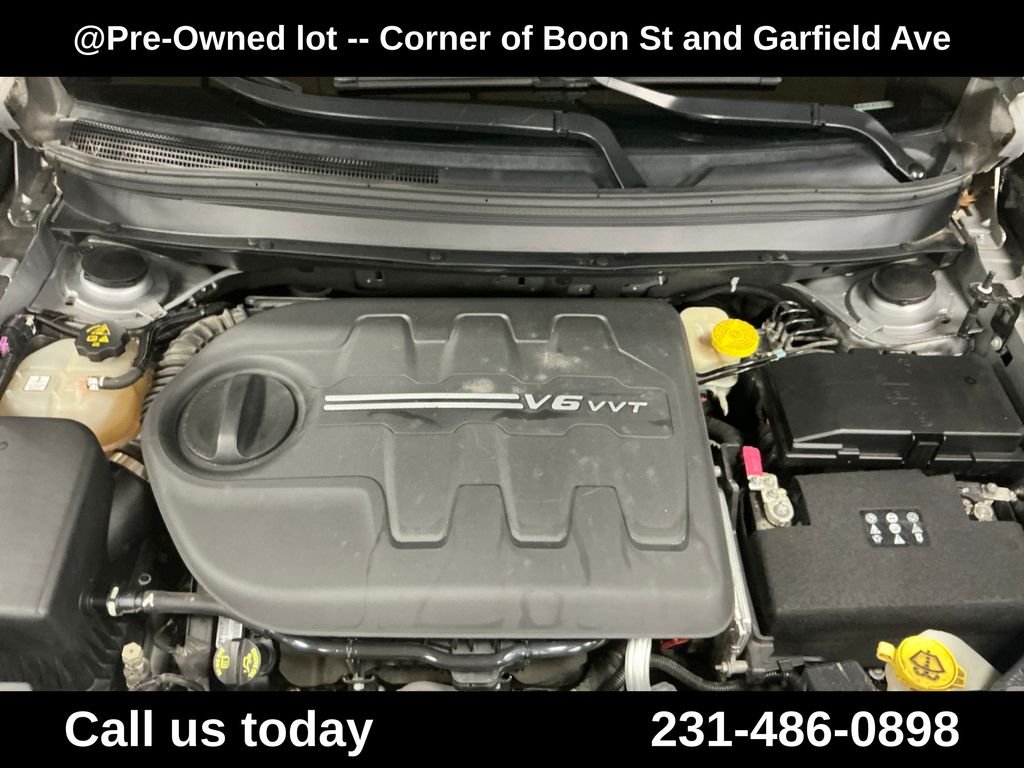 Used 2016 Silver Jeep Latitude image 10