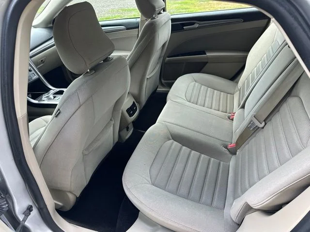 Used 2019 Ingot Silver Ford SE image 15
