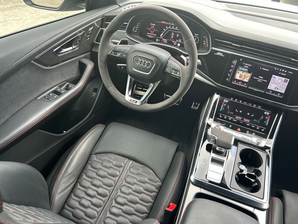 Used 2024  Audi 4.0T image 9