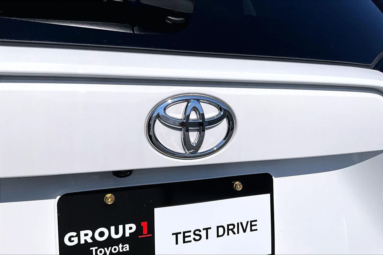 Used 2024 Ice Cap Toyota XLE image 31