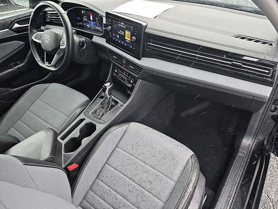 Used 2025 Gray Volkswagen SE image 34