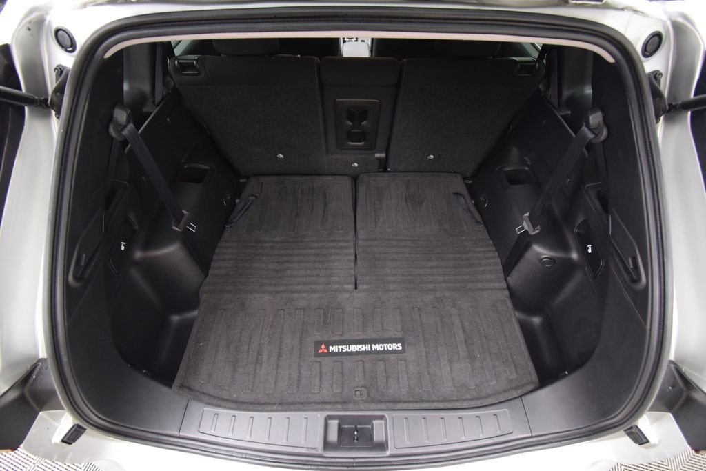 Used 2022  Mitsubishi ES image 22