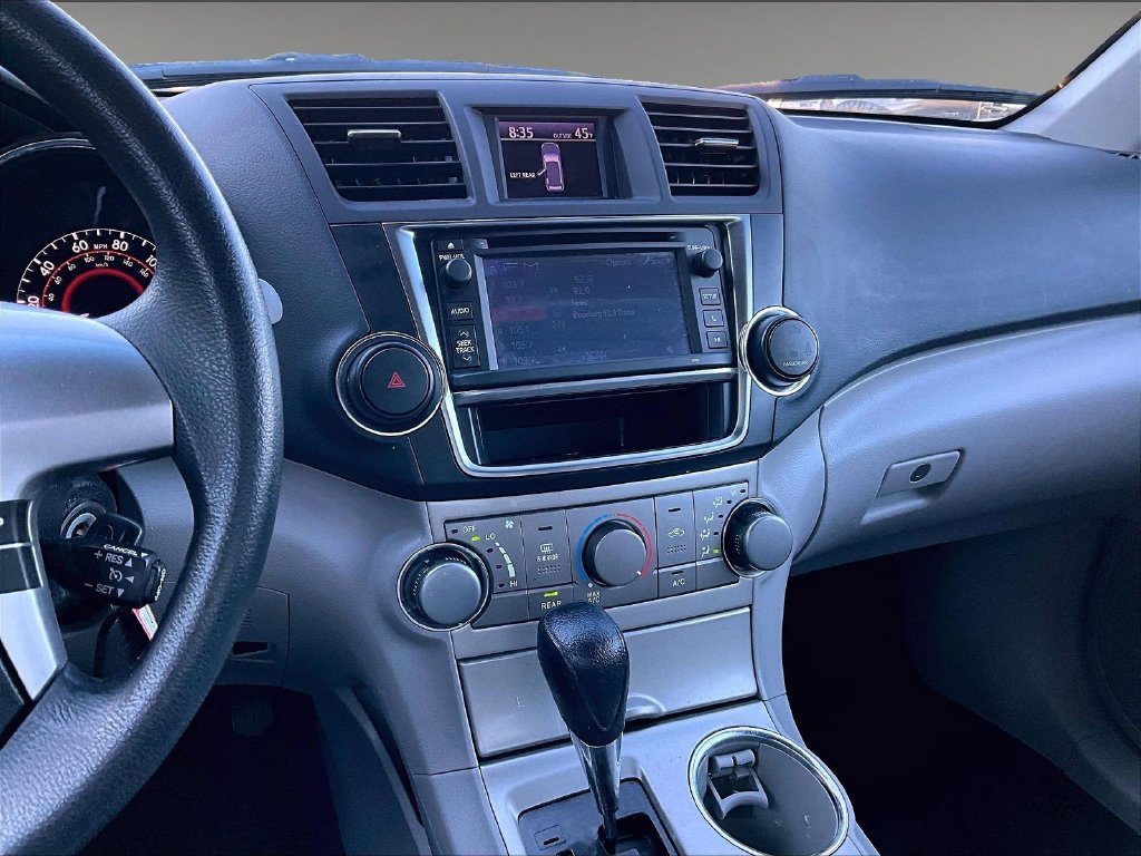 Used 2013 Silver Toyota Base image 19