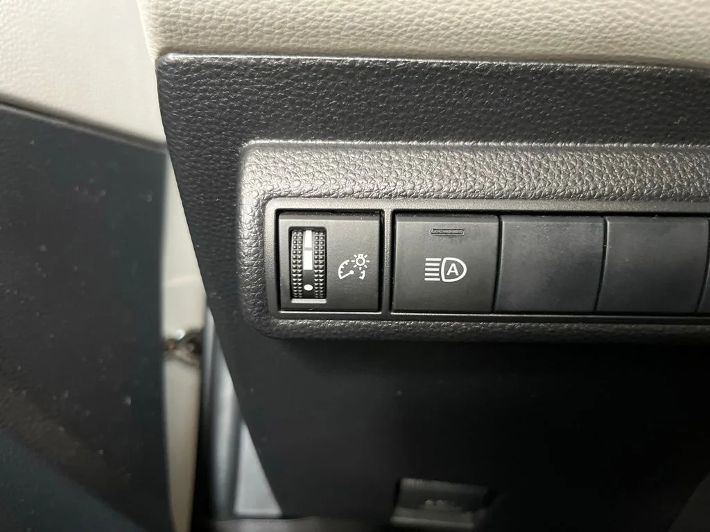 Used 2021 White Toyota LE image 13