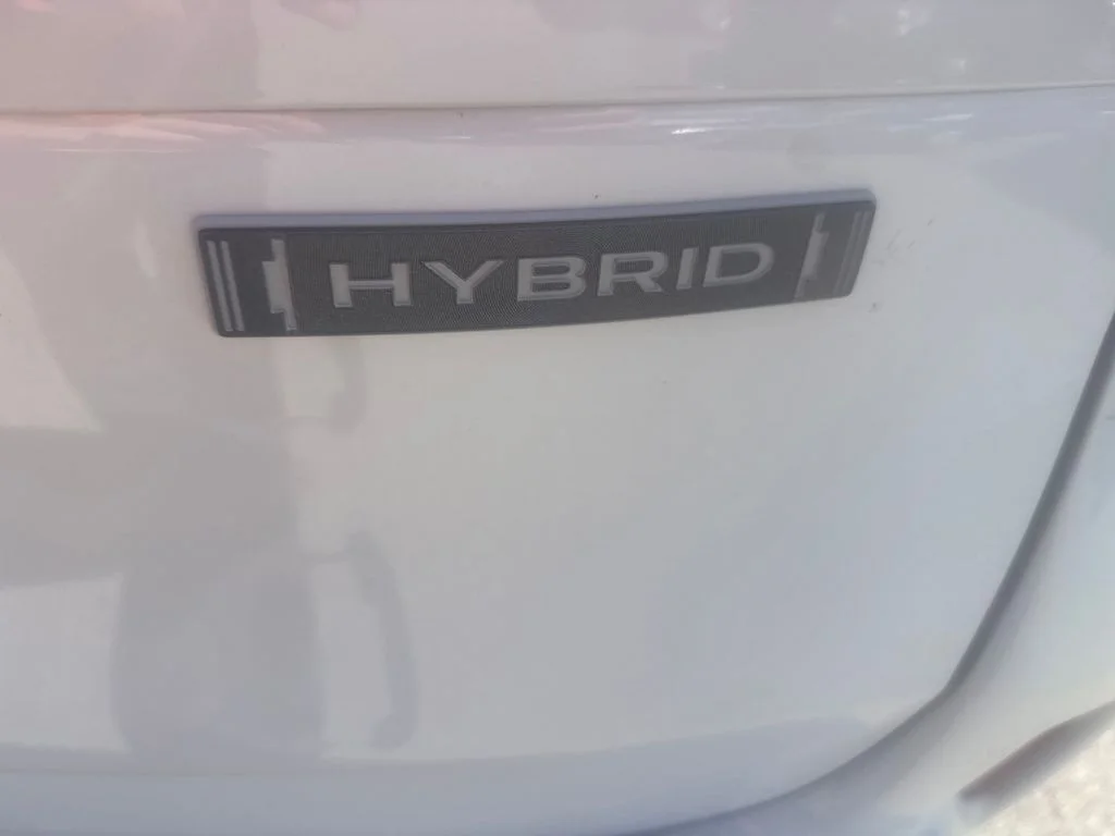 New 2026 CRYSTAL WHITE PEARL Subaru Limited Hybrid image 15