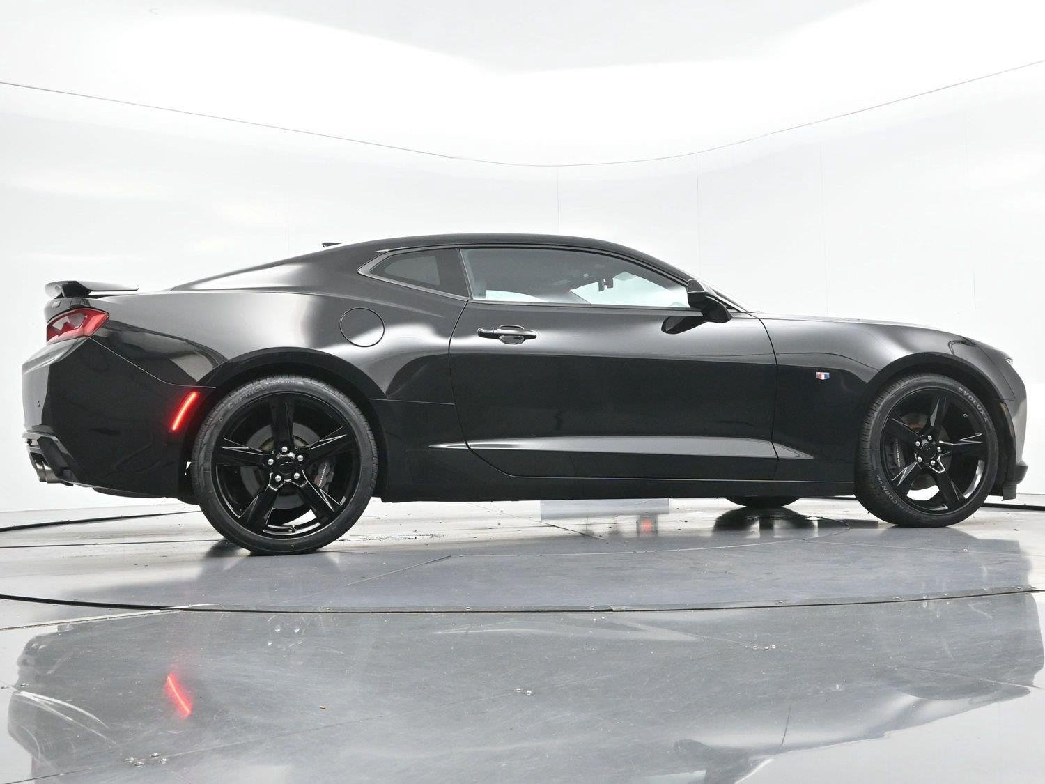 Used 2018 Black Chevrolet 2SS image 50