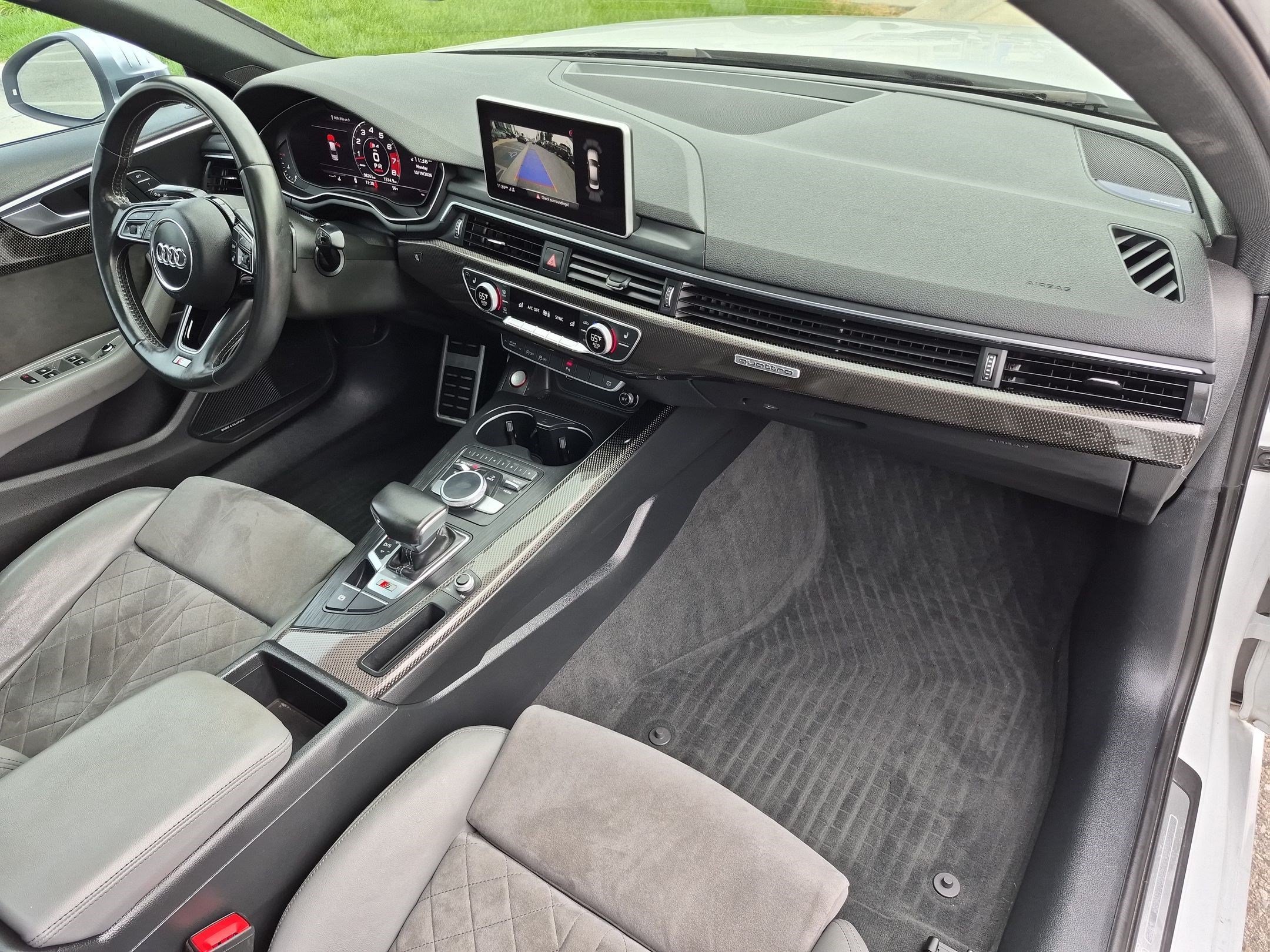 Used 2018 Glacier White Audi Premium Plus image 32