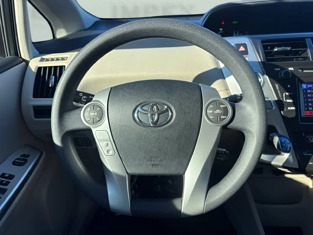 Used 2013 Blue Toyota Two image 13
