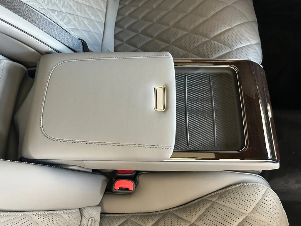 Used 2023 Silver Mercedes-Benz S 580 image 29