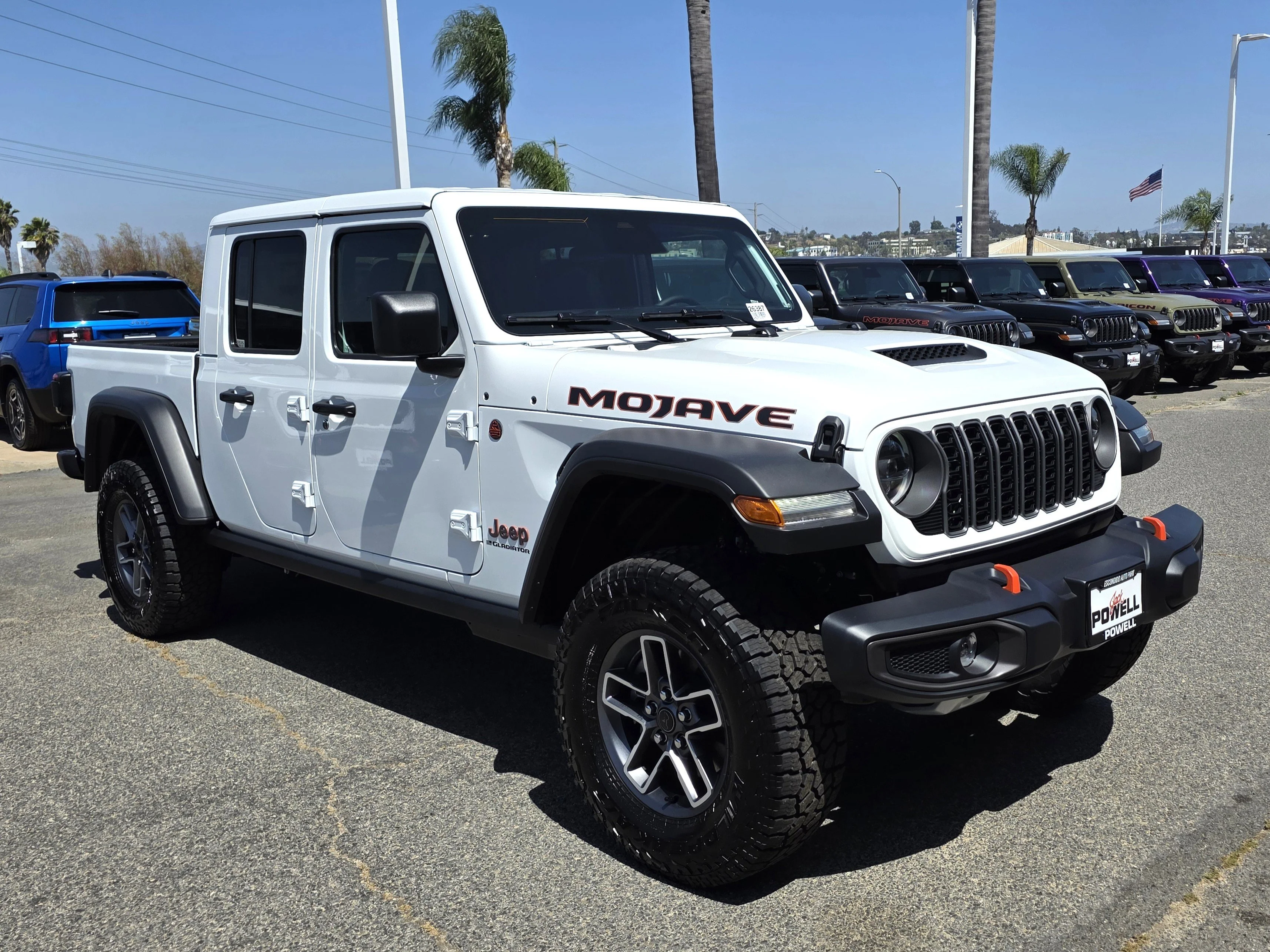 New 2026 Bright White Clearcoat RAM Tradesman image 21