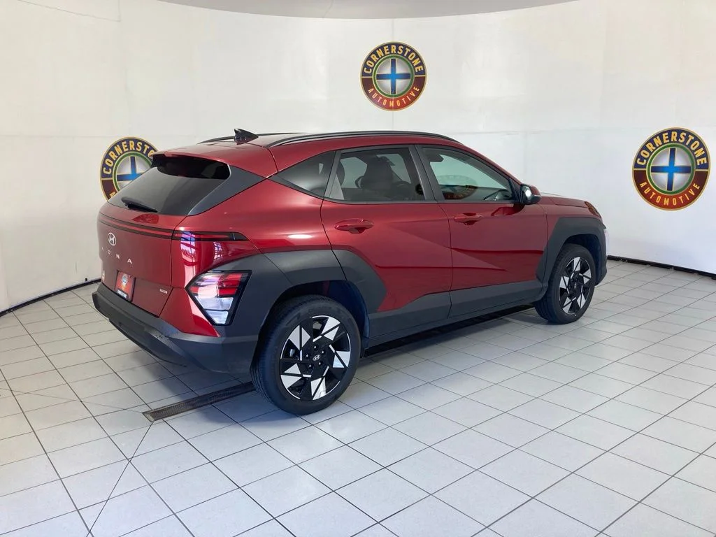 Used 2025 Red Hyundai SEL image 21