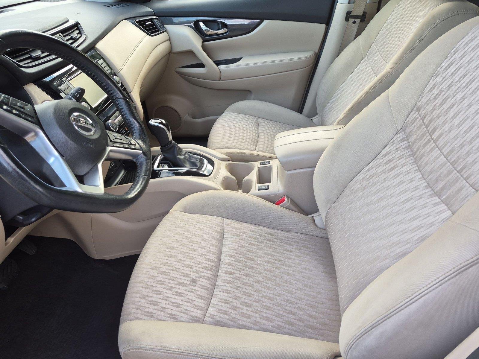 Used 2020 Scarlet Ember Tintcoat Nissan SV image 17