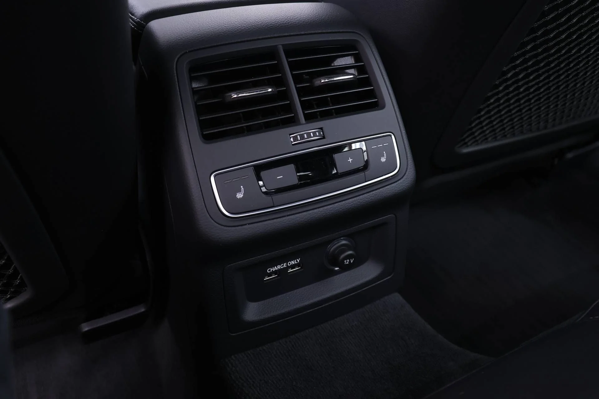 Used 2019  Audi 3.0T Premium Plus image 17