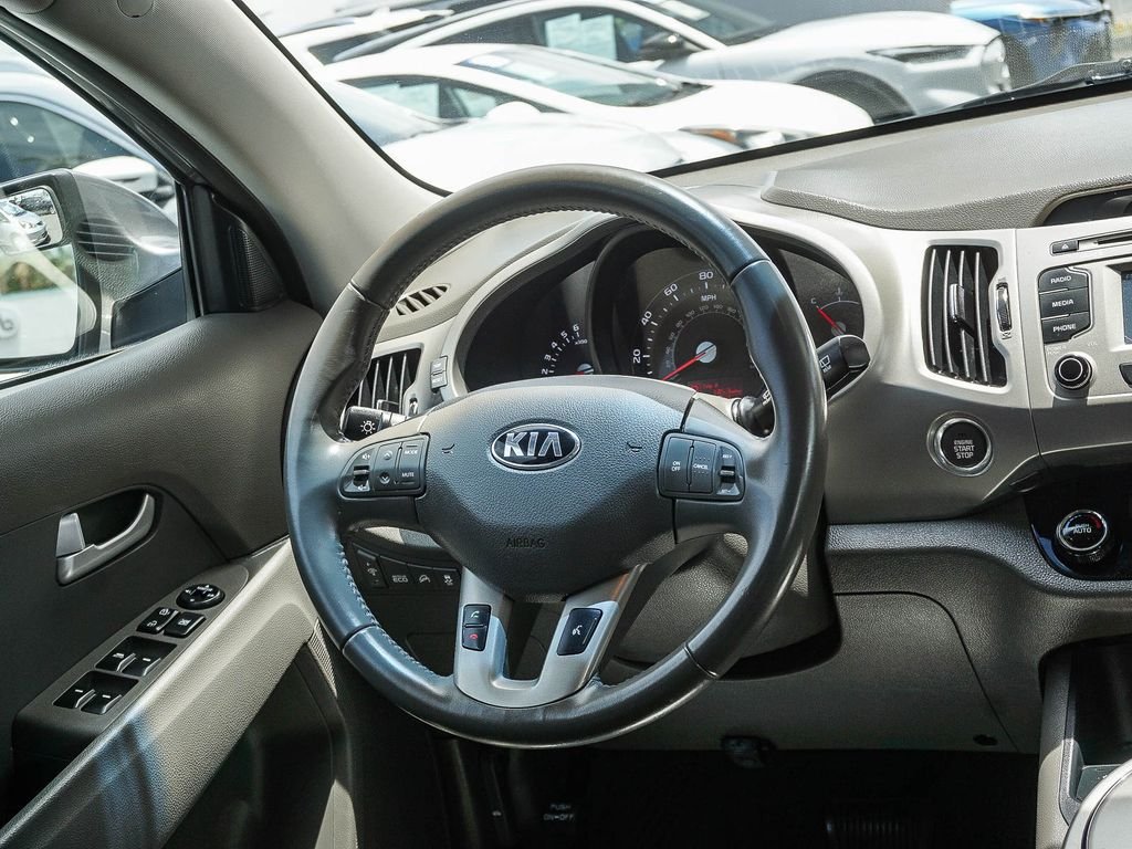 Used 2016 Silver Kia EX image 17
