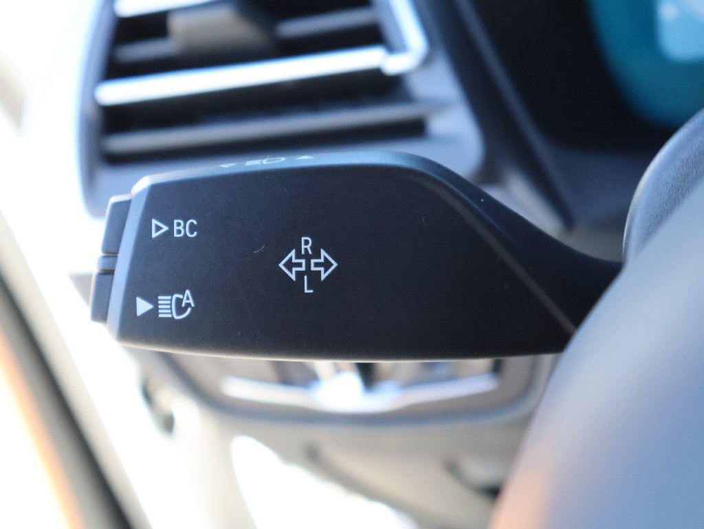 Used 2024 Mineral White Metallic BMW xDrive30i image 37