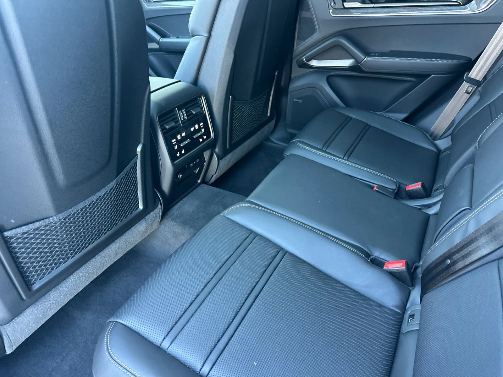 New 2026 Chromite Black Metallic Porsche Turbo E-Hybrid image 13