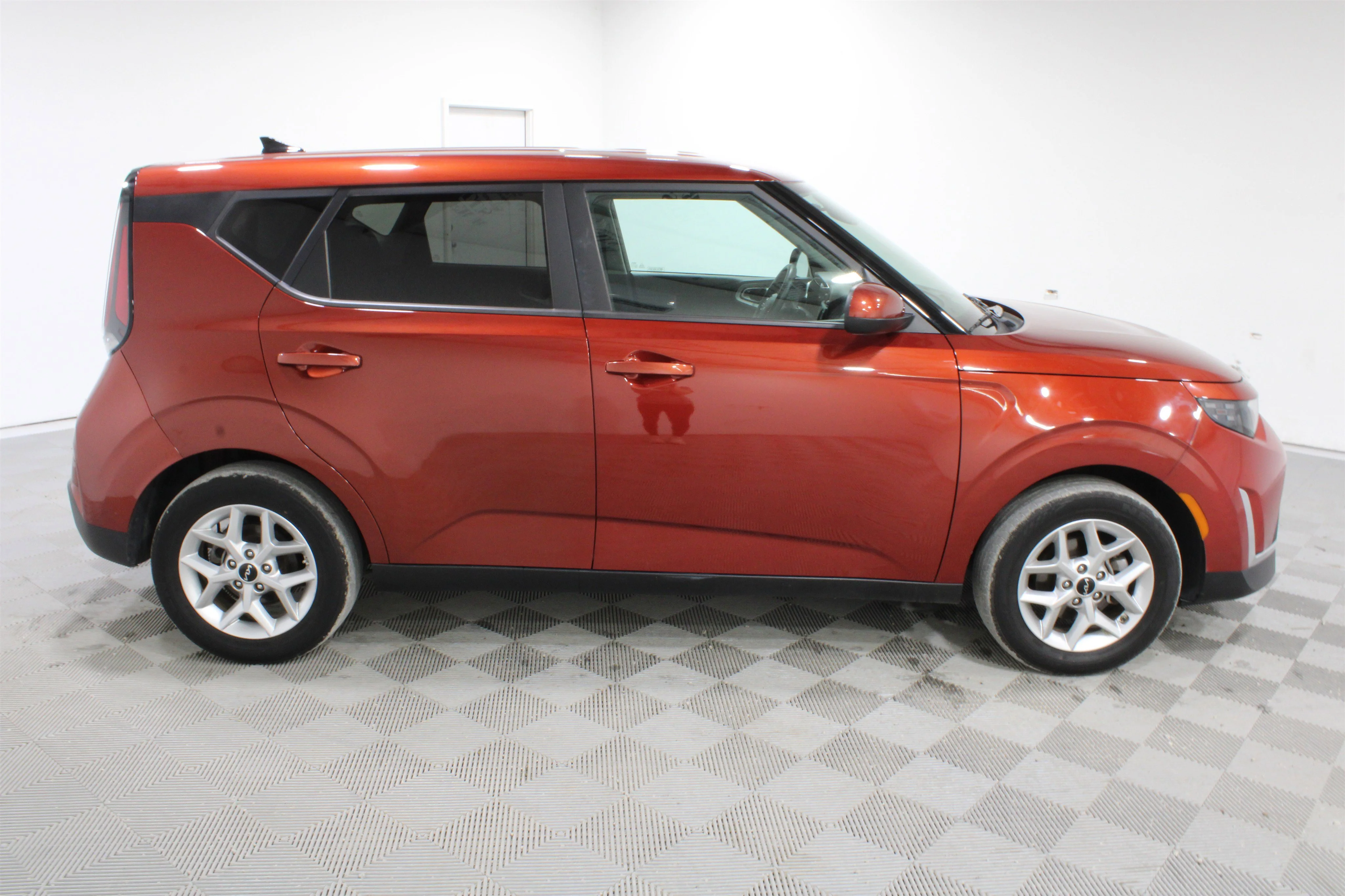 2024 Kia Soul LX - Photo 25