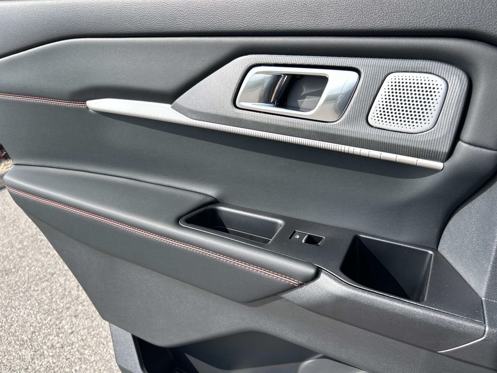New 2026 Agate Black Metallic Ford ST image 18
